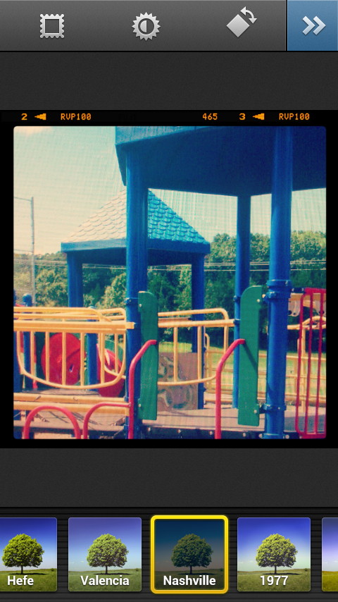 画面下部に表示されるフィルターを選択して写真に適用できる