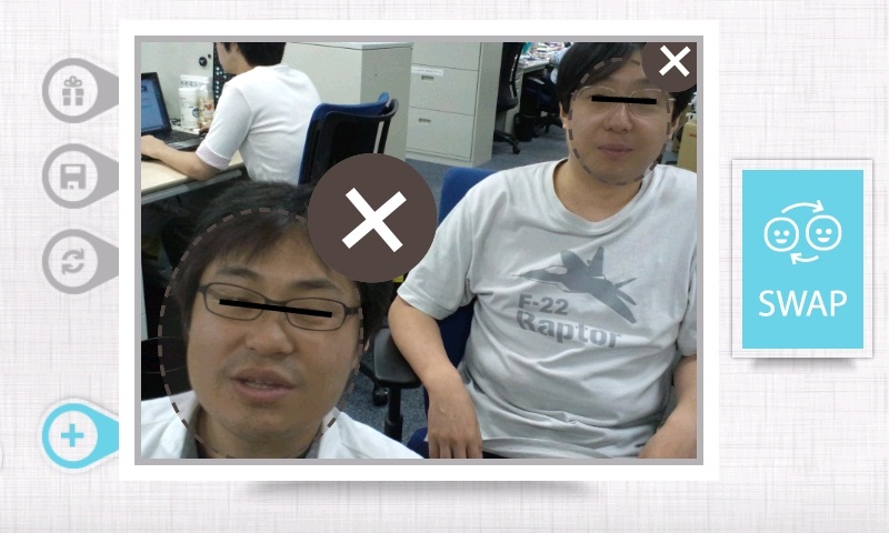 自動で顔の輪郭が認識される