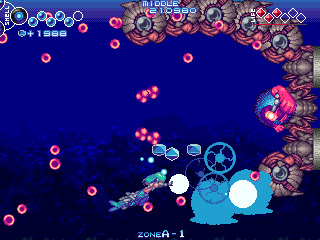 前方への連射ショットが主要な攻撃手段になっていない「ヴェイカント・アーク」はシューティング好きにこそ味わってほしい