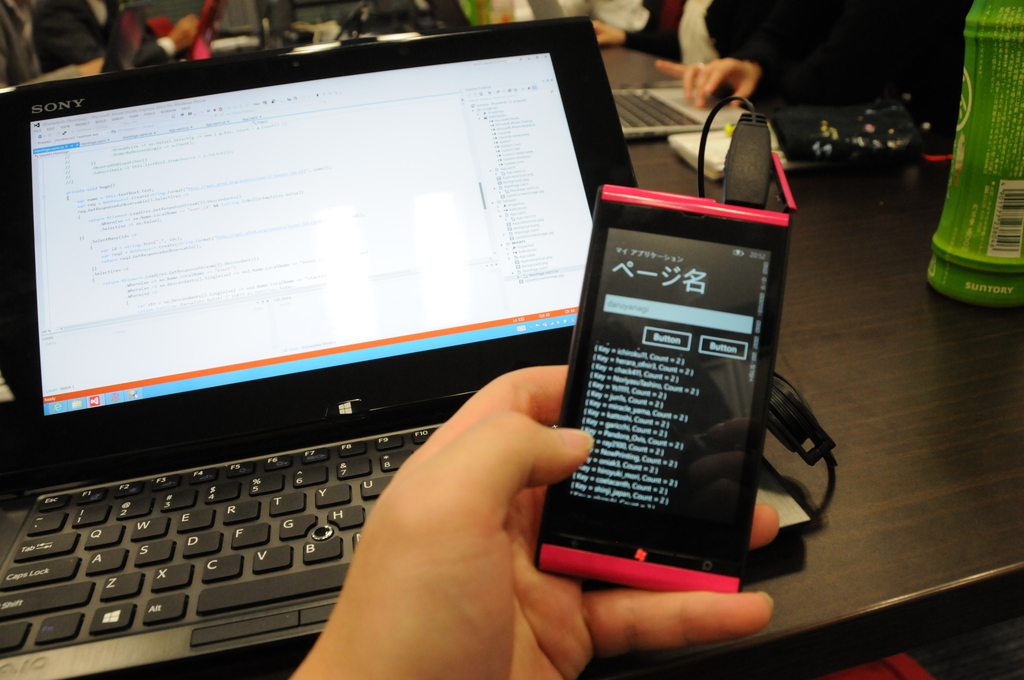 “Windows Phone Arch”（第5回）ではハッカソンに挑戦。勉強会の最後では、次回の内容に関する短いプレゼンテーションが行われ、継続的な参加を促していた