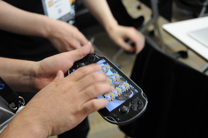 開発したばかりのゲームをPSPで楽しむ