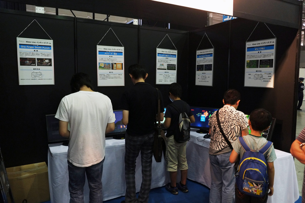 イベントのスポンサー企業も一部出展。Microsoftのブースでは、“Xbox Live インディーズ ゲーム”の試遊が可能となっていた
