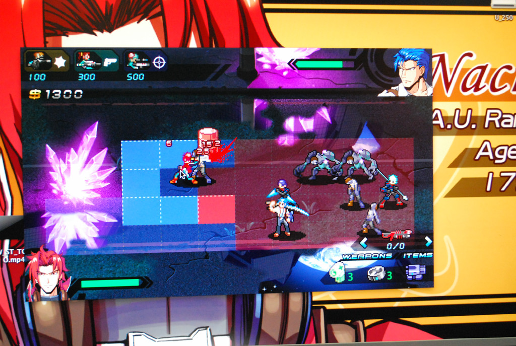 近未来のストリートをイメージしたフィールドで敵と戦う「C-WARS」。自機はスタート時に左端へ配置され、右側から襲ってくる敵を倒していく