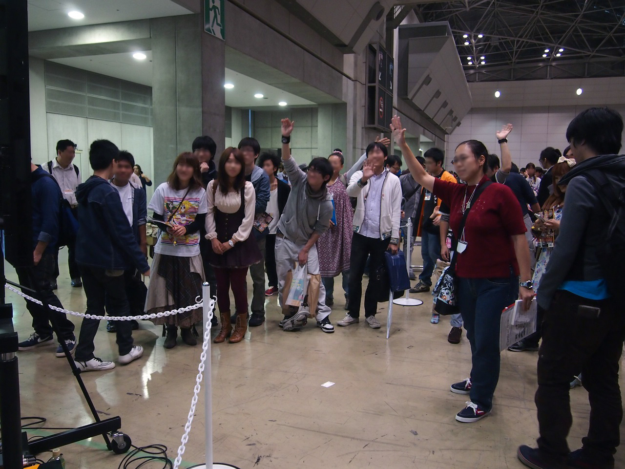 当日はニコニコ生放送による中継が行われており、コメントで会場とのコミュニケーションを取る姿も見られた