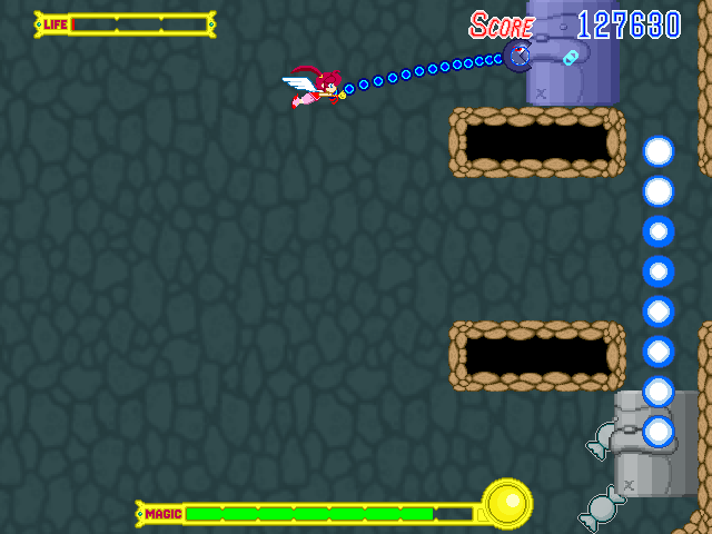 使い魔は石像をずらして敵弾が飛ぶ場所を変えるなど、仕掛けの解除にも活躍