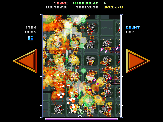 とにかくすごい数の敵が出現し、倒すとまたすごい数のボーナスアイテムが出現する。攻撃と回収のメリハリが求められる