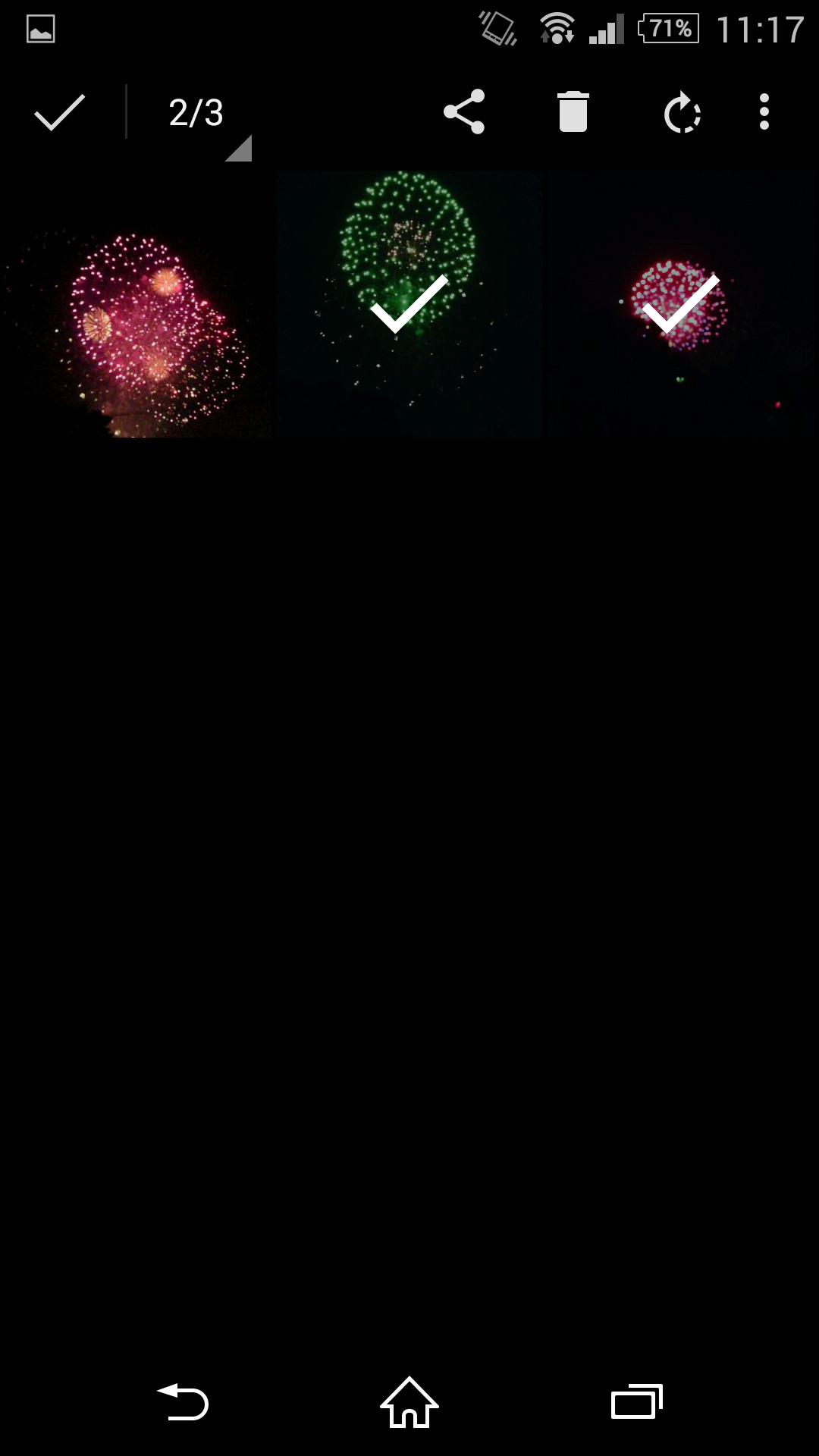 一覧画面で画像を複数選択して、移動・コピー・削除などを行える