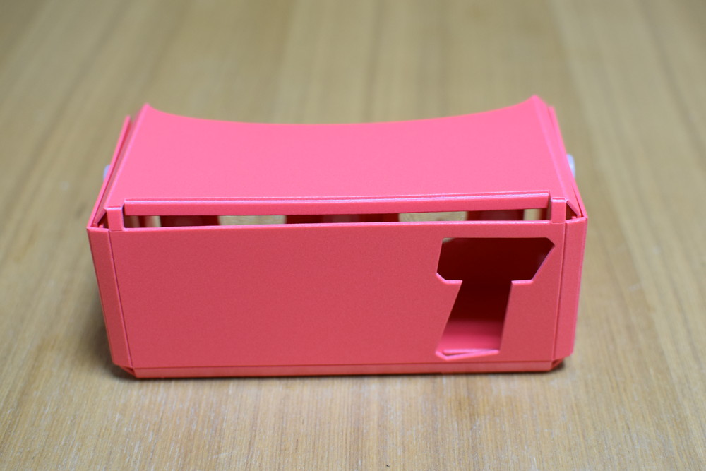 こちらも日本のタオソフトウェア（株）が開発している“タオバイザー”（税込1,500円）。プラスチック製だが組み立て式。Amazonで販売されているが個数に限りがあるとのこと