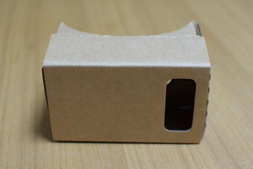 “Google Cardboard”。これは海外のイベントでGoogleが配布していたもの