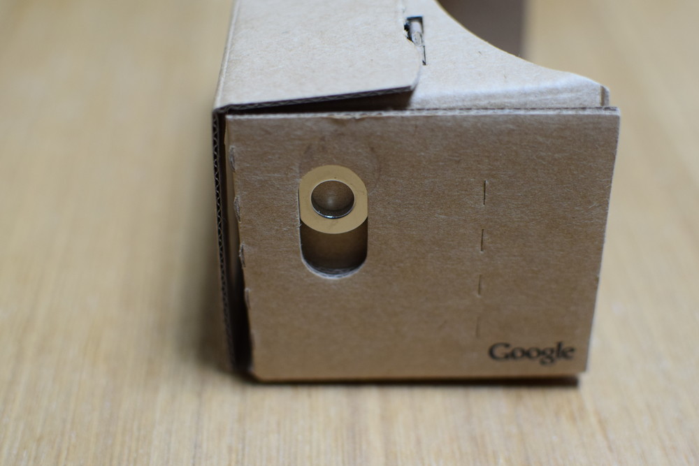 側面には磁石が付属する