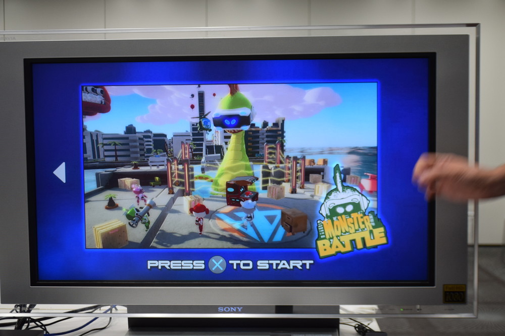 メニュー画面。1台のPS4でProject Morpheusとテレビの両方に出力できる