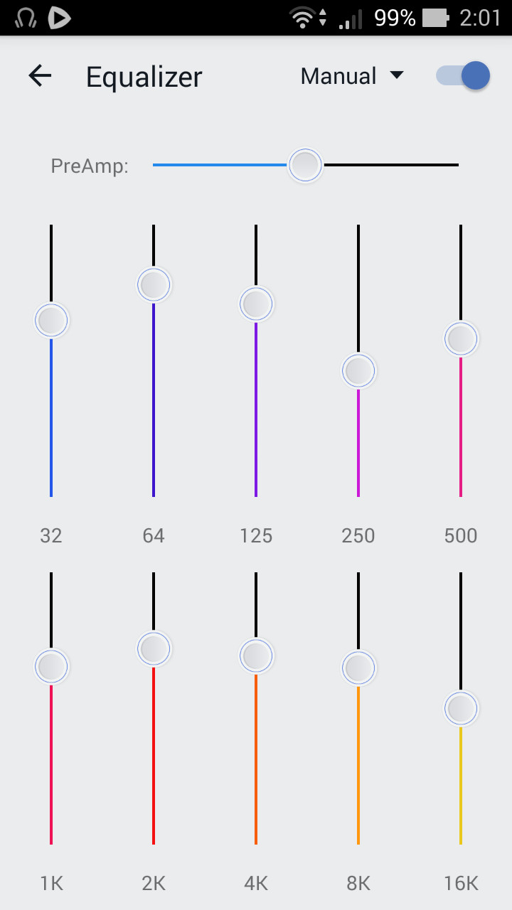 イコライザー画面では、10バンドのスライダーを動かして音質を調整できる