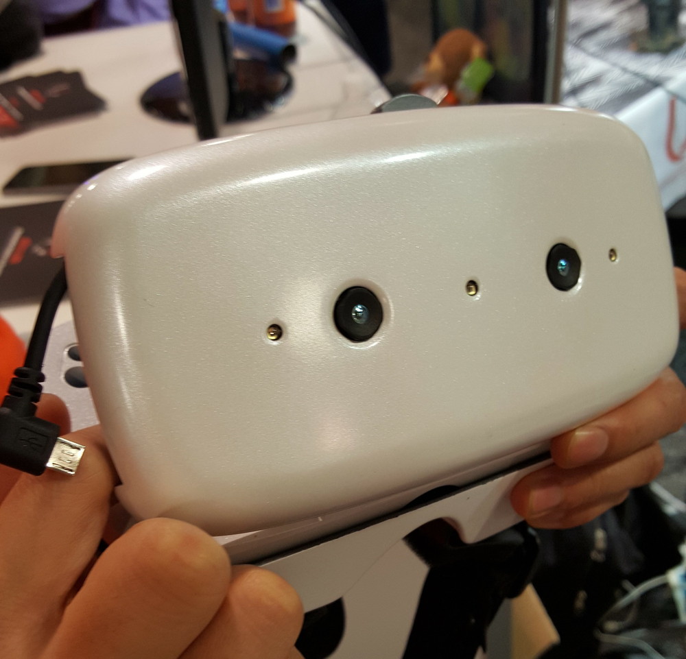 uSensのImpression Pi。スマホだけだが、精度はなかなか。2016年第1四半期に開発者版の出荷を目指している