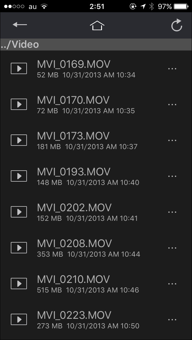 動画が一覧表示されました。観たい動画を選んでタップします
