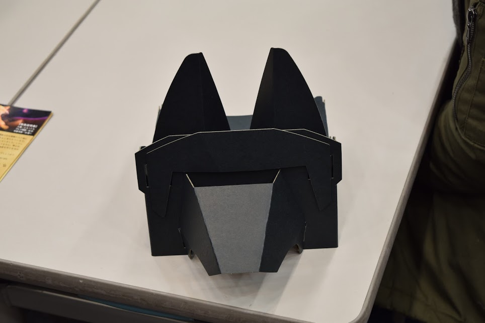 スマホを使ったボードゲーム「アニュビスの仮面」（下嶋健司氏）。ボードゲームのプレイにスマホVRを取り入れた注目作。4人プレイだ